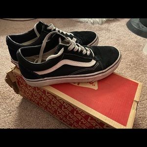 black and white vans sneakers